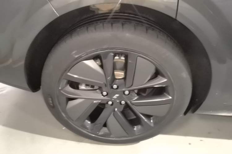 Used Li Auto L6 2024 Max Right Rear Wheel Hub