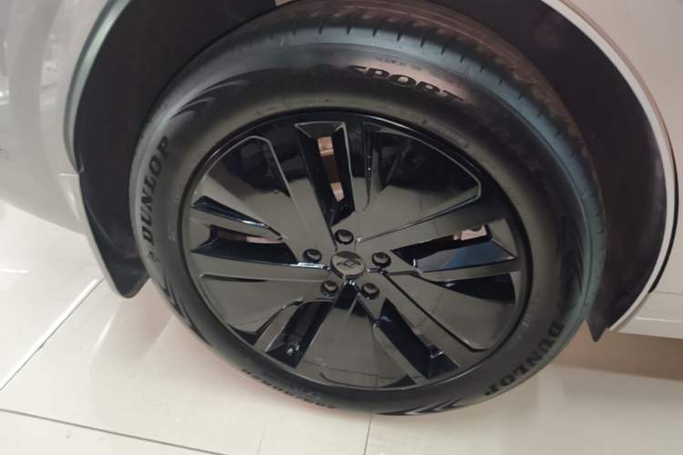 Used Li Auto L6 2024 Pro Model Right Rear Wheel Hub