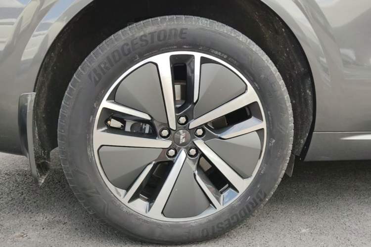 Used Li Auto L6 2024 Pro Model Right Rear Wheel Hub