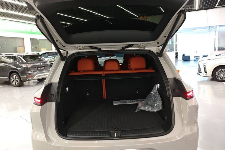 Used Li Auto L6 2024 Pro Model Trunk