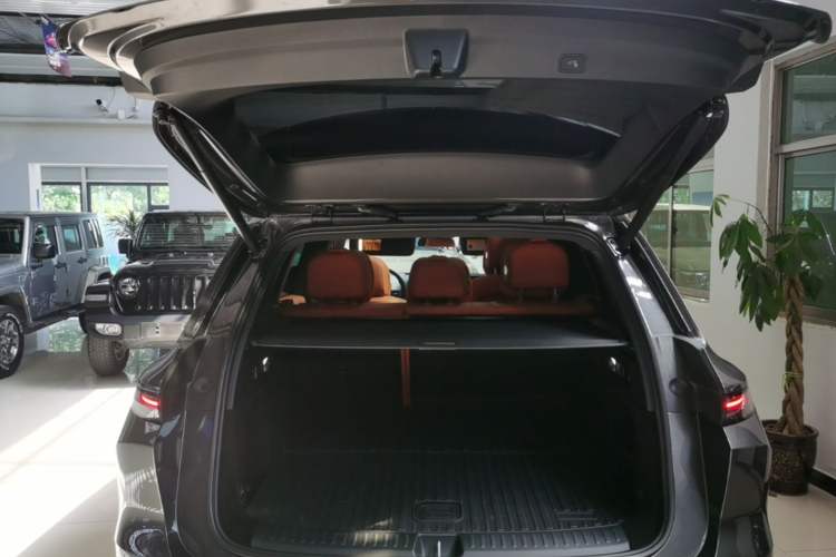 Used Li Auto L6 2024 Pro Model Trunk