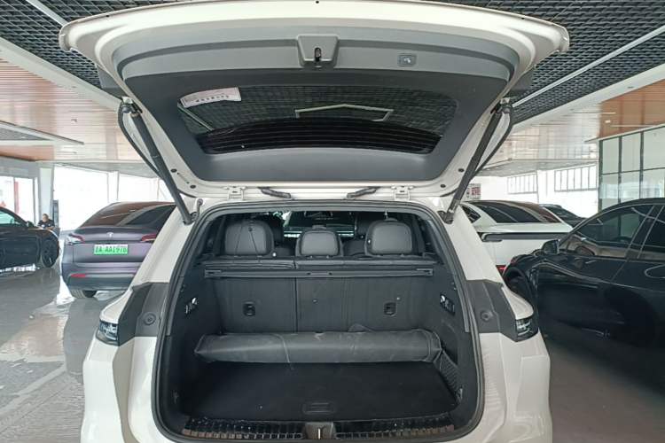Used Li Auto L6 2024 Pro Model Trunk