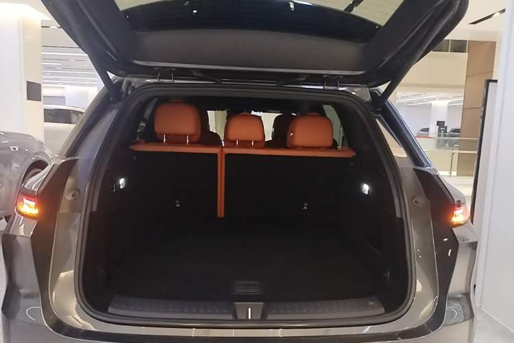 Used Li Auto L6 2024 Pro Model Trunk