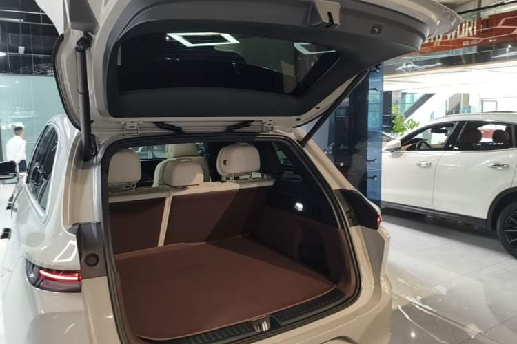 Used Li Auto L6 2024 Pro Model Trunk