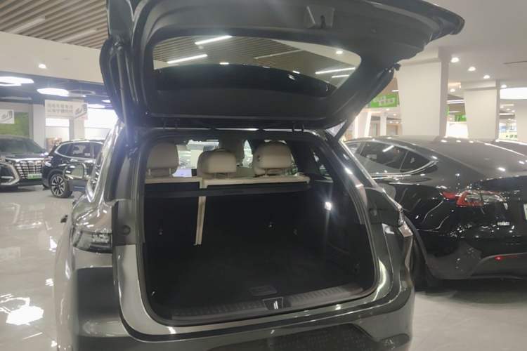 Used Li Auto L6 2024 Pro Model Trunk