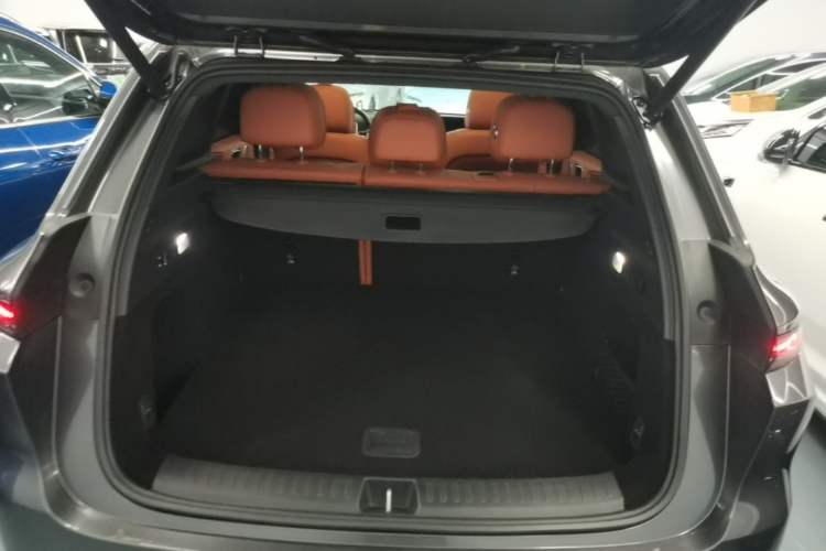 Used Li Auto L6 2024 Pro Model Trunk