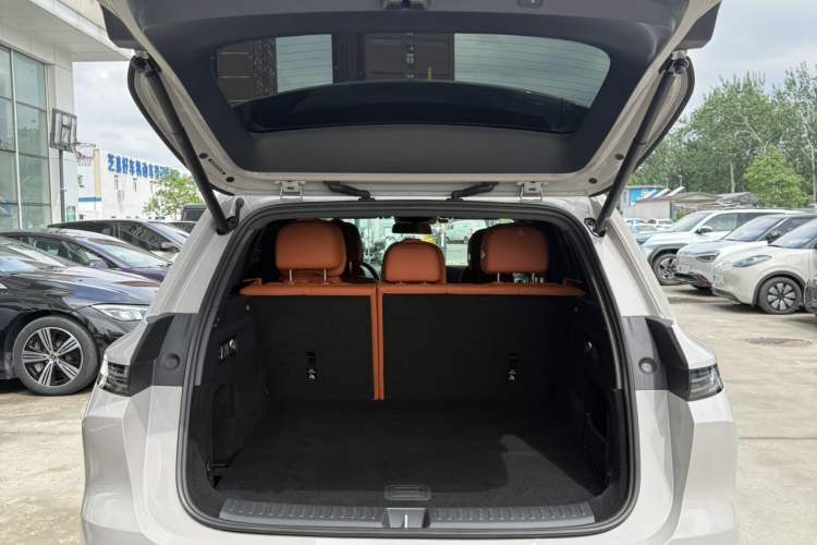 Used Li Auto L6 2024 Pro Model Trunk