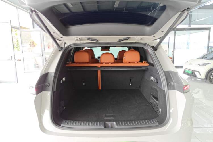 Used Li Auto L6 2024 Pro Model Trunk