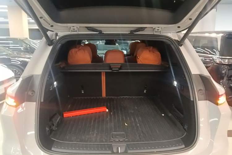 Used Li Auto L6 2024 Pro Model Trunk