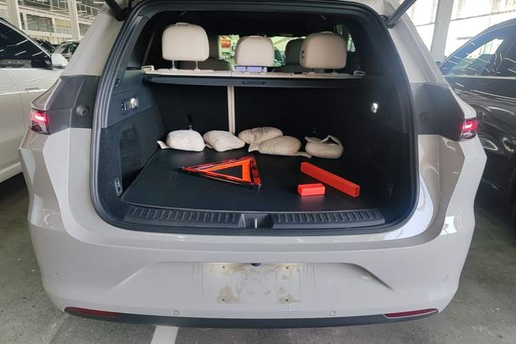 Used Li Auto L6 2024 Max Trunk
