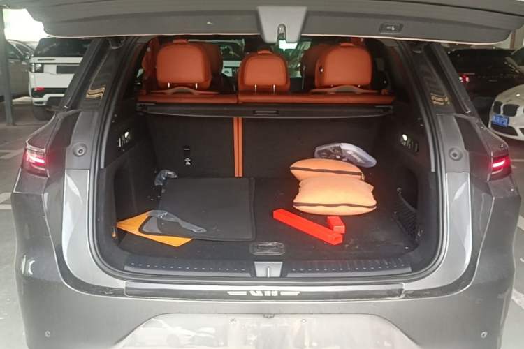 Used Li Auto L6 2024 Pro Model Trunk