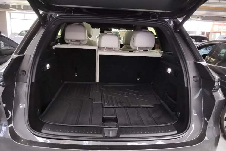 Used Li Auto L6 2024 Max Trunk
