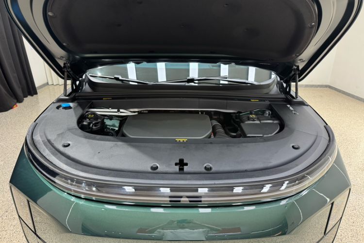 Used Li Auto L6 2024 Pro Model Engine Bay