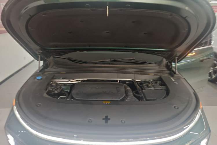 Used Li Auto L6 2024 Pro Model Engine Bay