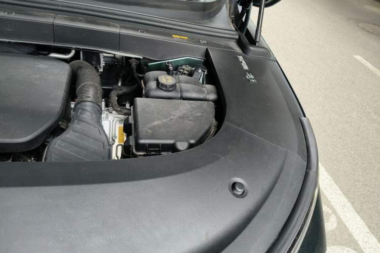 Used Li Auto L6 2024 Pro Model Engine Bay Left