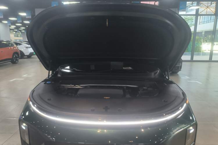 Used Li Auto L6 2024 Pro Model Engine Bay