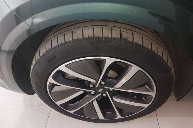 Used Li Auto L6 2024 Pro Model Exterior 4