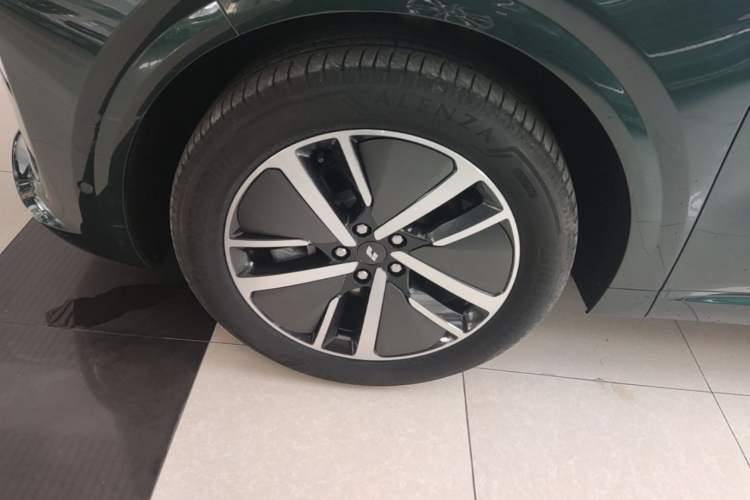 Used Li Auto L6 2024 Pro Model Exterior 4