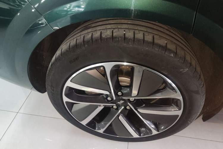 Used Li Auto L6 2024 Pro Model Exterior 5