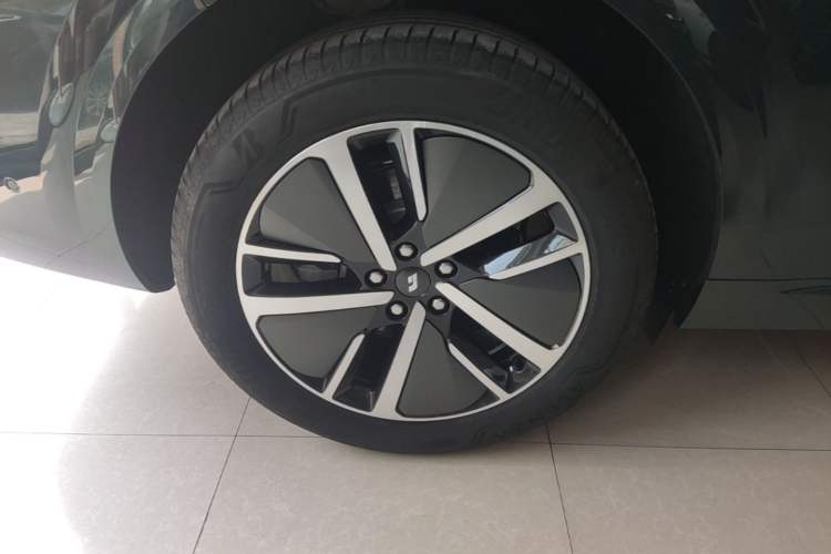 Used Li Auto L6 2024 Pro Model Exterior 5