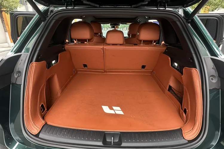 Used Li Auto L6 2024 Pro Model Interior 9