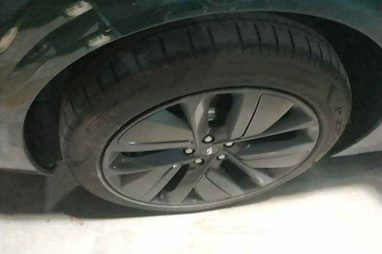 Used Li Auto L6 2024 Max Left Front Wheel Hub
