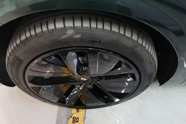 Used Li Auto L6 2024 Max Left Front Wheel Hub