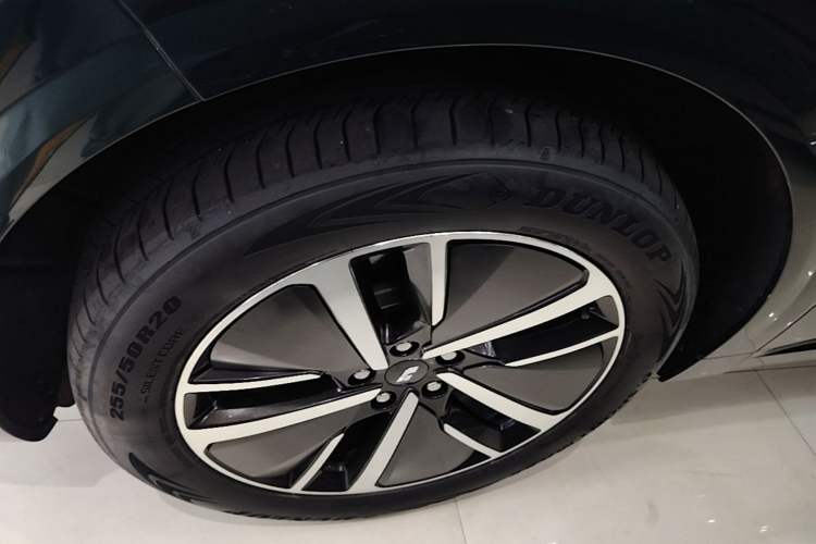 Used Li Auto L6 2024 Pro Model Left Front Wheel Hub