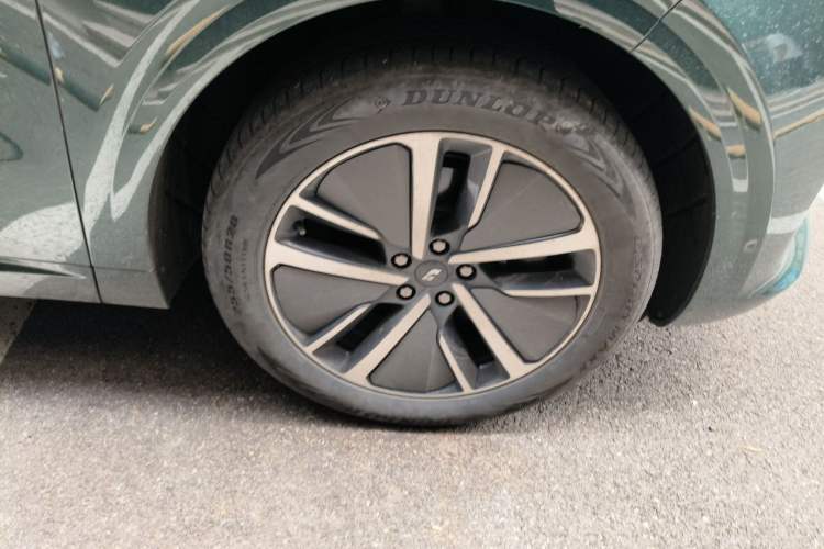 Used Li Auto L6 2024 Pro Model Right Front Wheel Hub