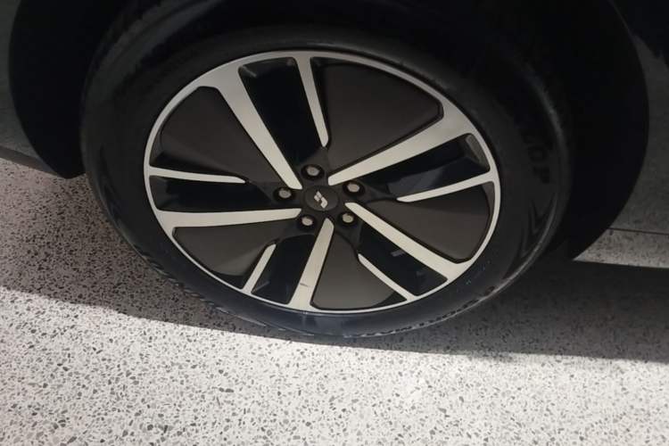 Used Li Auto L6 2024 Pro Model Right Rear Wheel Hub