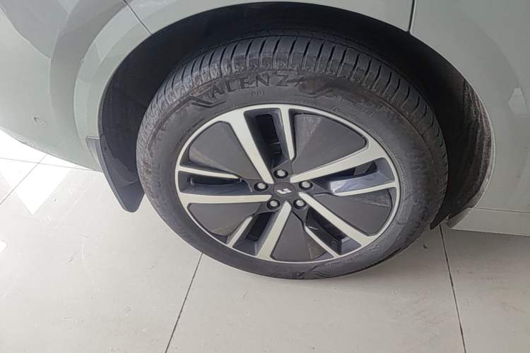 Used Li Auto L6 2024 Pro Model Right Rear Wheel Hub