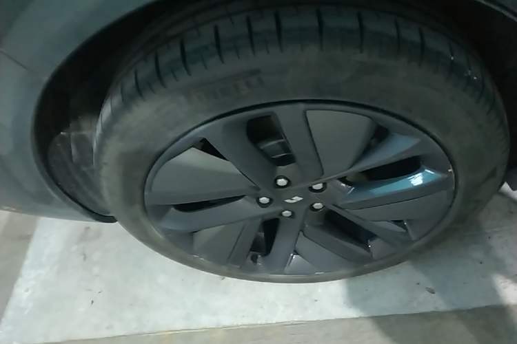 Used Li Auto L6 2024 Max Right Rear Wheel Hub