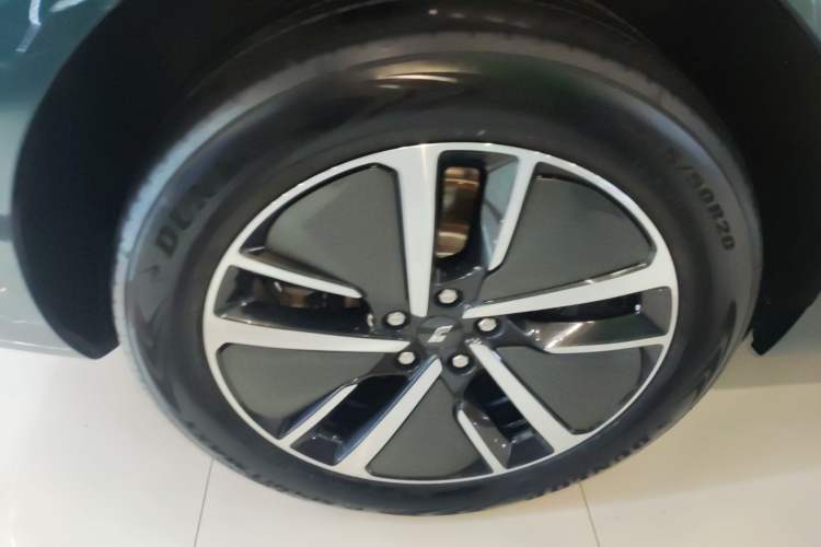 Used Li Auto L6 2024 Pro Model Right Rear Wheel Hub