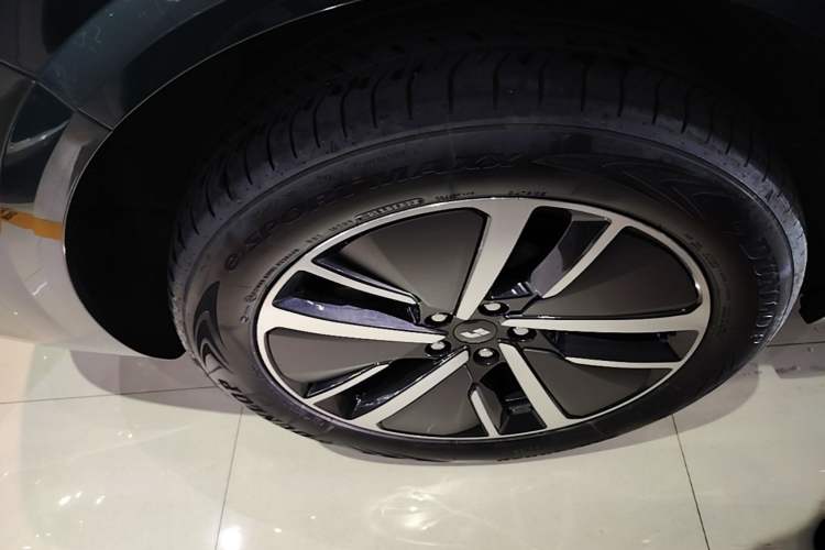 Used Li Auto L6 2024 Pro Model Right Rear Wheel Hub