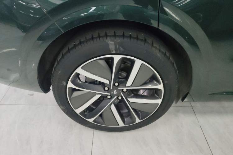 Used Li Auto L6 2024 Max Right Rear Wheel Hub