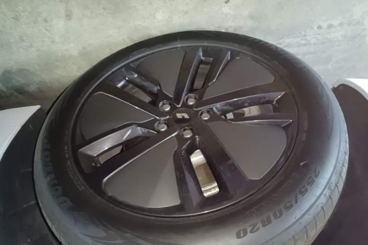 Used Li Auto L6 2024 Pro Model Left Front Wheel Hub