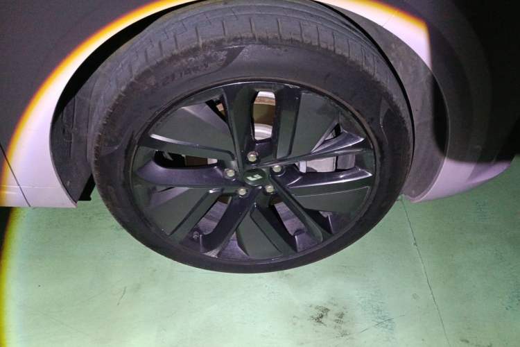 Used Li Auto L6 2024 Max Right Front Wheel Hub