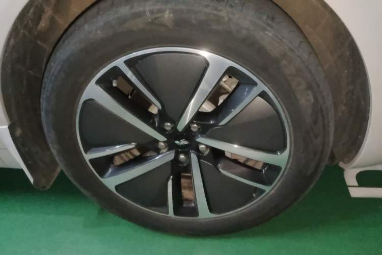 Used Li Auto L6 2024 Max Right Front Wheel Hub
