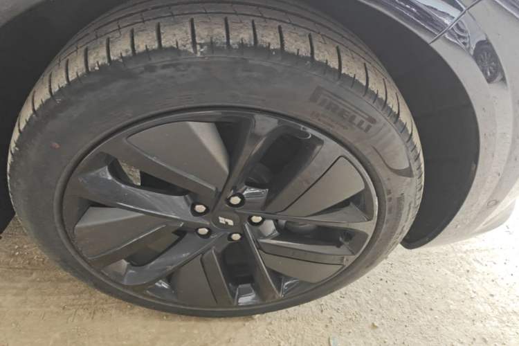 Used Li Auto L6 2024 Pro Model Right Front Wheel Hub