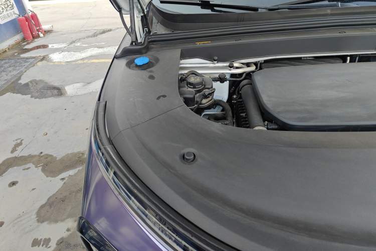 Used Li Auto L6 2024 Pro Model Engine Bay Right