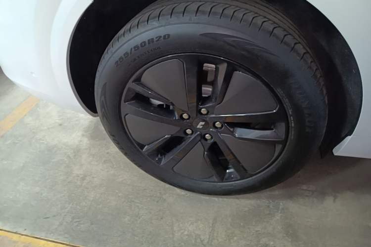 Used Li Auto L6 2024 Pro Model Right Rear Wheel Hub