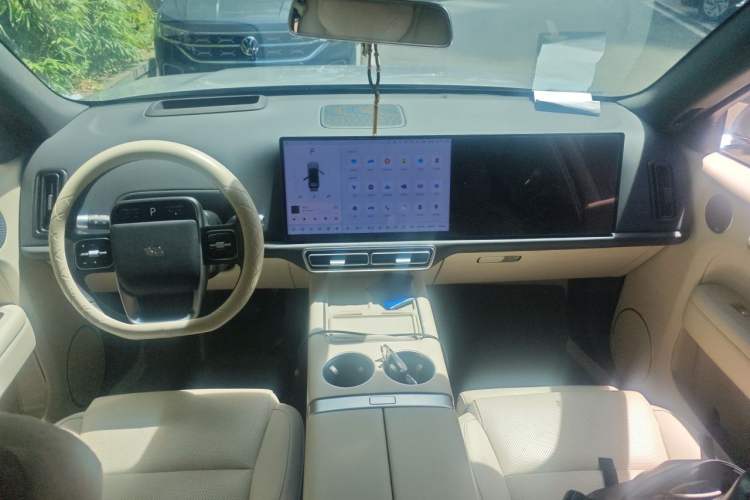 Used Li Auto L6 2024 Pro Model Center Console
