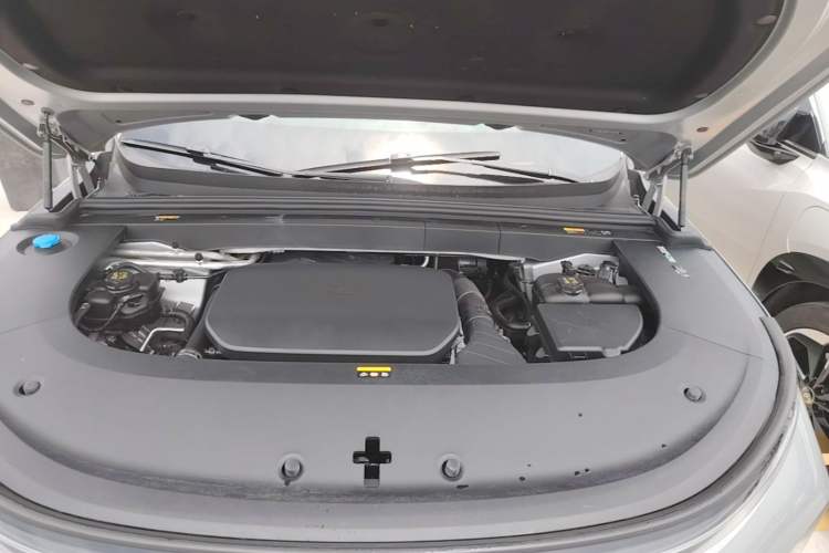 Used Li Auto L6 2024 Max Engine Bay