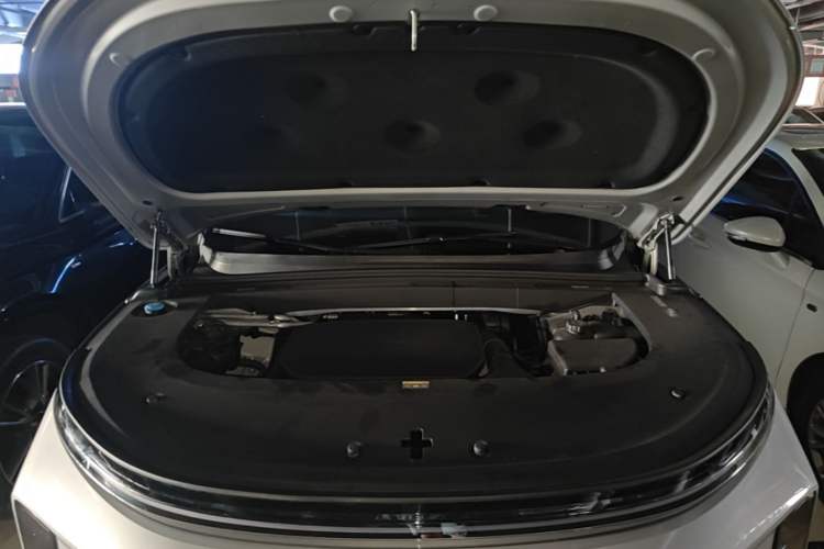 Used Li Auto L6 2024 Pro Model Engine Bay