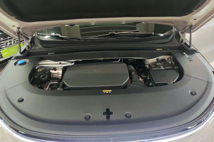 Used Li Auto L6 2024 Max Engine Bay