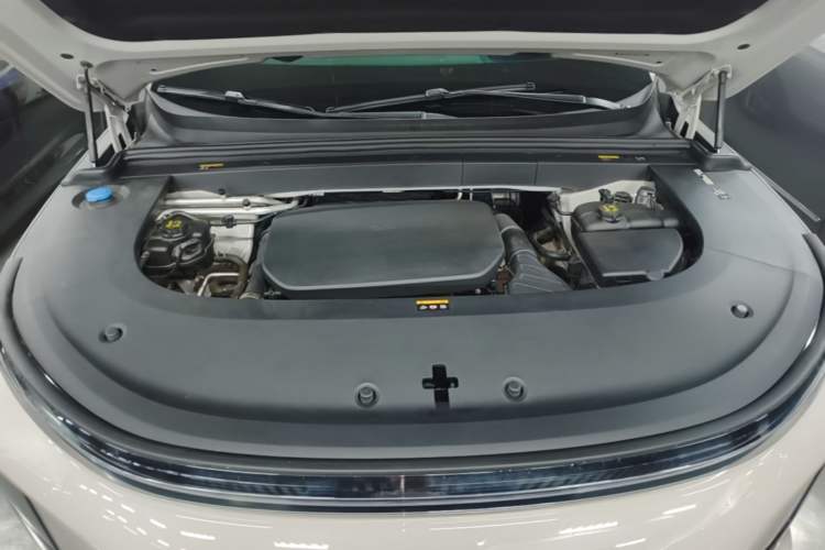 Used Li Auto L6 2024 Pro Model Engine Bay