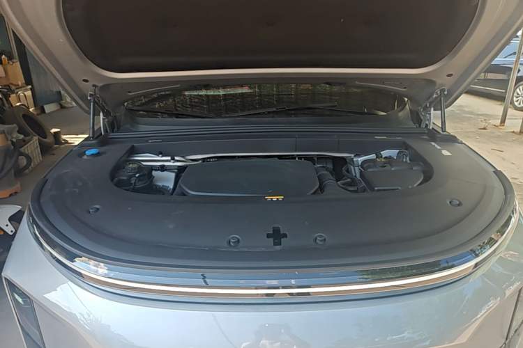 Used Li Auto L6 2024 Pro Model Engine Bay