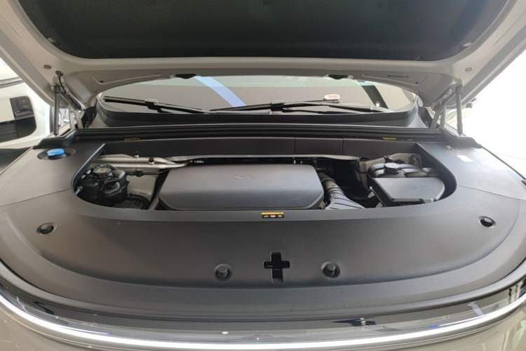 Used Li Auto L6 2024 Pro Model Engine Bay