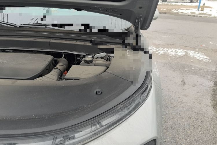 Used Li Auto L6 2024 Pro Model Engine Bay Left