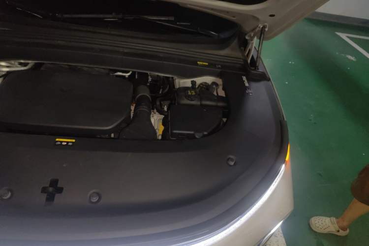 Used Li Auto L6 2024 Max Engine Bay Left